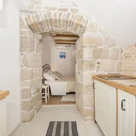 Stone Elegance 3* Split